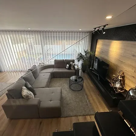 Moradia De Luxo Com Piscina Privada *